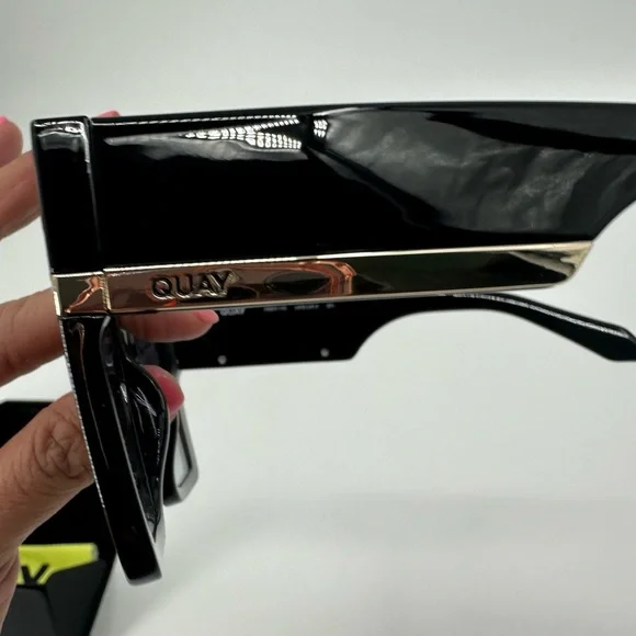 Quay Notorious Black Oversized Square Sunglasses Black Frame / Smoke Lens New - Picture 12 of 14